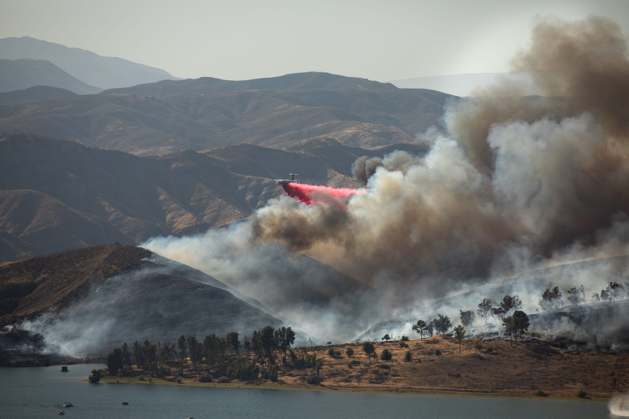 Photo Gallery FastMoving Castaic Fire Erupts to 160 Acres